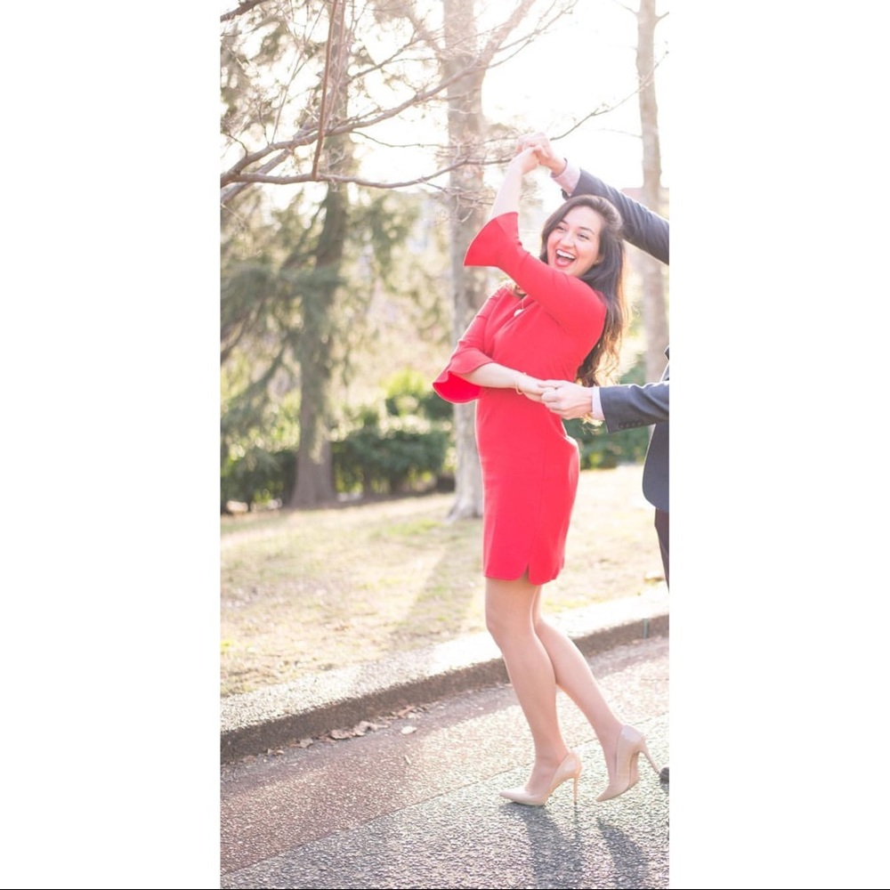 💃🏻 Ann Taylor Bell Sleeve Shift Dress Like New!